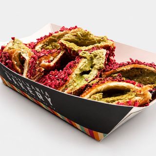 Kurtos Crema Fistic si Kataif