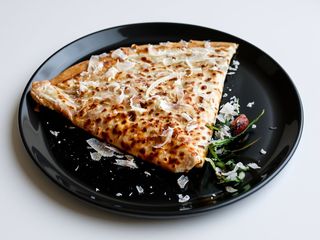 1.Clătită quatro formaggi 