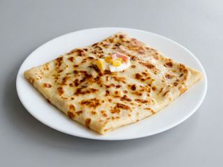 21.Clătită cu cremă de brânză, șuncă slabă, porumb
