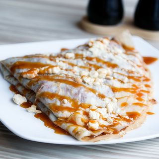 4.Clătită cu ciocolată, vanilie, biscuiți și caramel