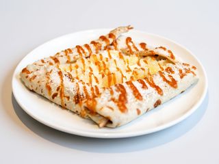 15.Clătită cu ananas, Chantilly, nucă de cocos, caramel