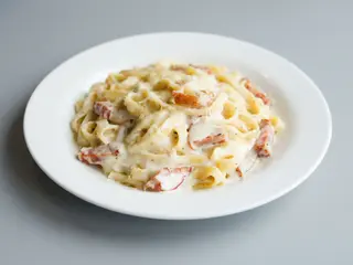 Tagliatelle cu bacon, sos alb, parmesan