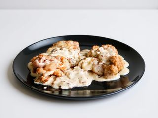 Pulpe de pui dezosate în sos cremos Carbonara