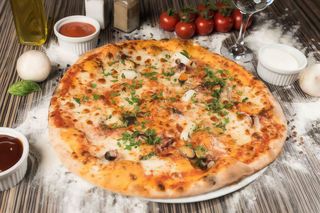 Pizza cu fructe de mare (mare)
