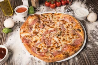 Pizza Regina (family)