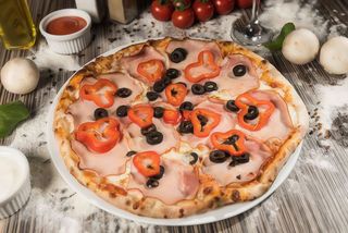 Pizza Aristocrat (family)