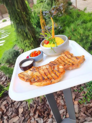 Pui pe jar cu "zarmuzea"