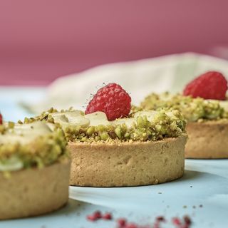 Tartă cu fistic și zmeură