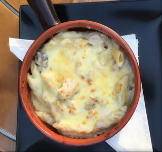 Penne con pollo al forno