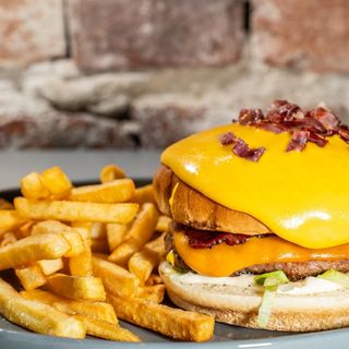 Cheesy cheddar burger