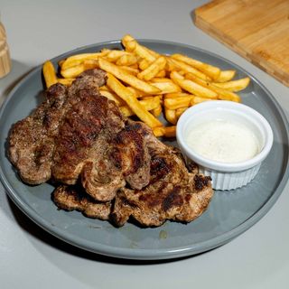 Ceafă de porc la grătar