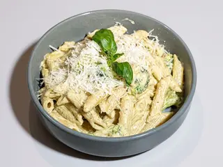 Paste cu pesto si broccoli