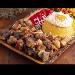 Tochitură oltenească cu mămăliguță