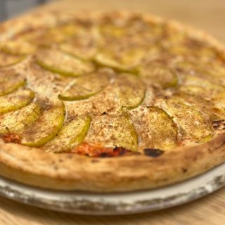 Pizza Măr, Mozzarella & Scorțișoară