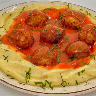 Chitelute de porc cu sos de rosii 7buc/100g