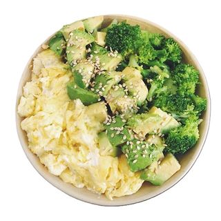 Scrambled Eggs cu Avocado si Broccoli 250g