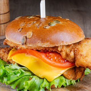 Sandwich șnițel de pui