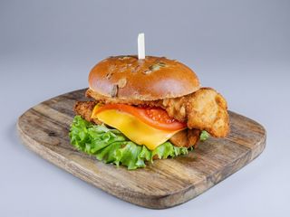 Sandwich șnițel de pui