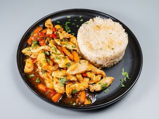 Pui chinezesc cu orez