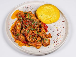 Tigaie picantă de pui