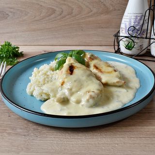 Piept de pui cu sos gorgonzola