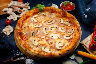 Pizza Prosciuto Funghi