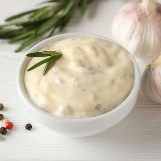 Sos smântână cu usturoi