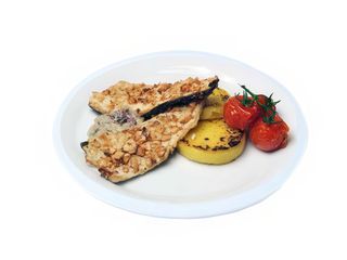 Pastrav cu arahide si sos hribi