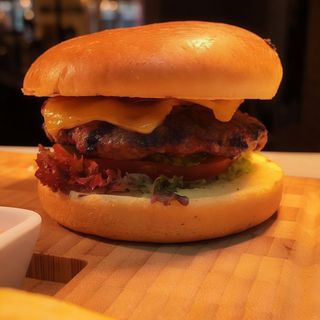 Home made angus burger + cartofi prajiti