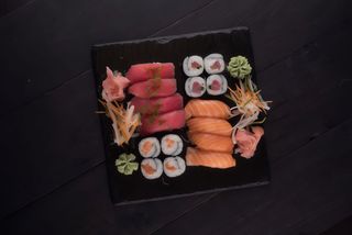 Tuna & salmon (16buc)