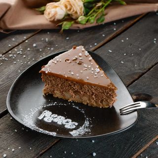 Salty caramel cheesecake