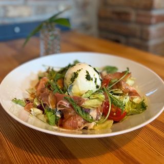 Salata cu Burrata si Prosciutto Crudo , 330g