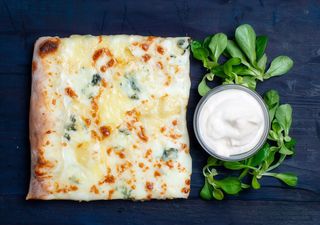 Pizza la felie Quattro Formaggi