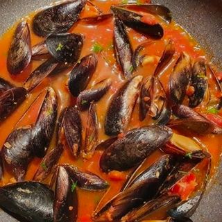 Midii in sos de rosii