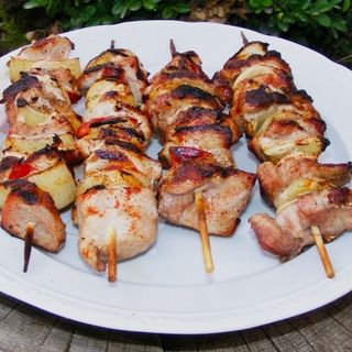 Frigarui de porc cu legume