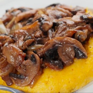 Ciuperci sote cu mamaliguta (de post)