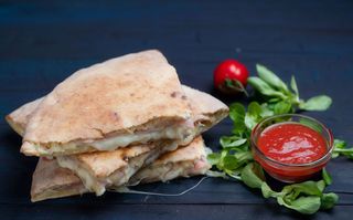 Pizza sandwich prosciutto