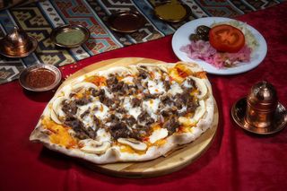 Pizza Specialitatea Casei cu pui