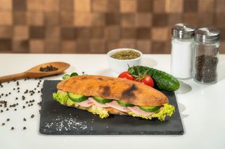 Sandwich cu sunca de Praga