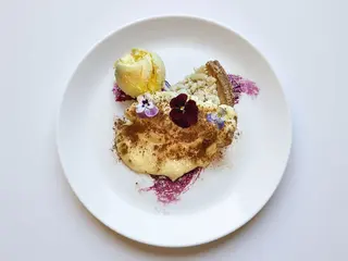 TARTA CU MERE SI SOS VANILIE 150 GR