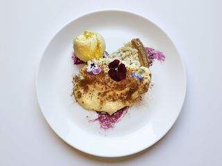 TARTA CU MERE  SI SOS VANILIE 150 GR