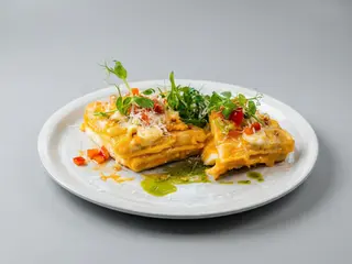 Omletă Quattro Formagi toast