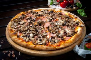 Pizza 1+1 Crudo e funghi