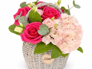 Aranjament în coș cu hortensia