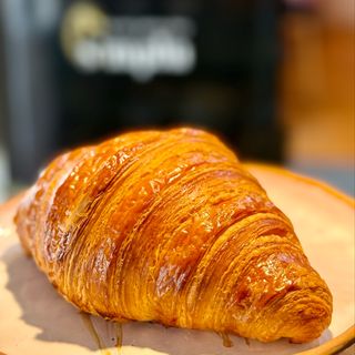 Croissant cu unt, simplu