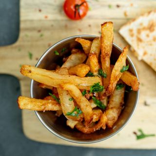 Flavoured potatoes ( usturoi, parmesan, patrunjel)