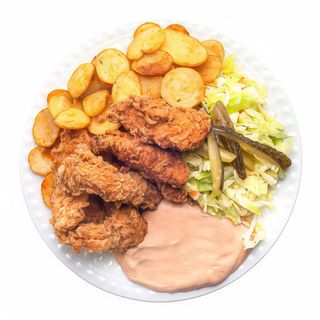 Crispy piept de pui la farfurie