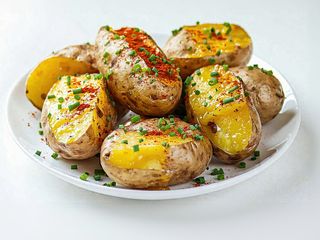 Cartofi copţi pe plită