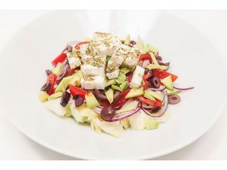 Salata Greceasca cu avocado