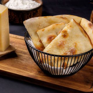 Focaccia cu parmezan